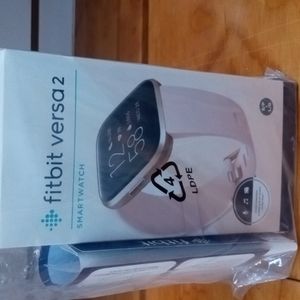~FITBIT VERSA 2 HEALTH & FITNESS ROSE SMARTWATCH WITH SMALL NAVY BAND ~
